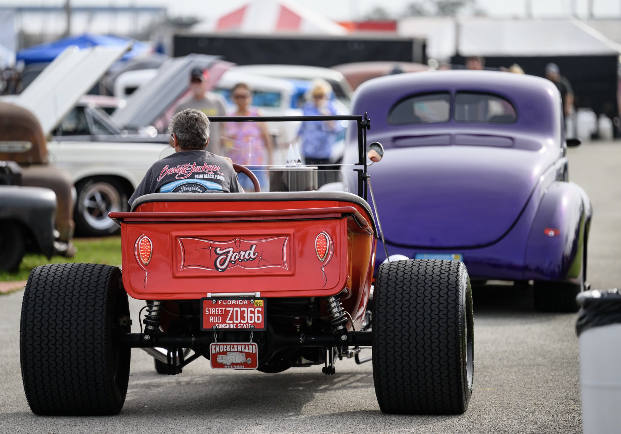 Show cars at the Daytona Turkey Run®