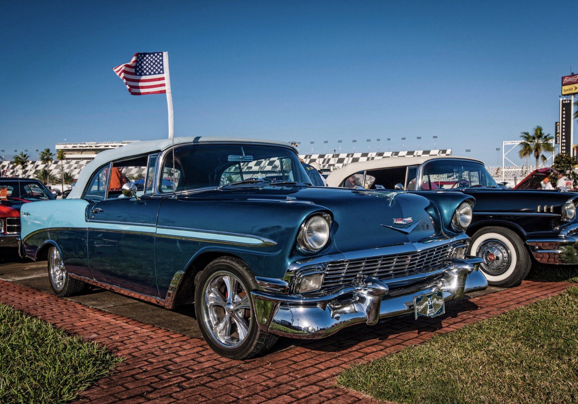 Show cars at the Daytona Turkey Run®